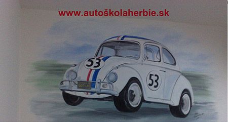 Herbie namaľovaný na stene našej učebne